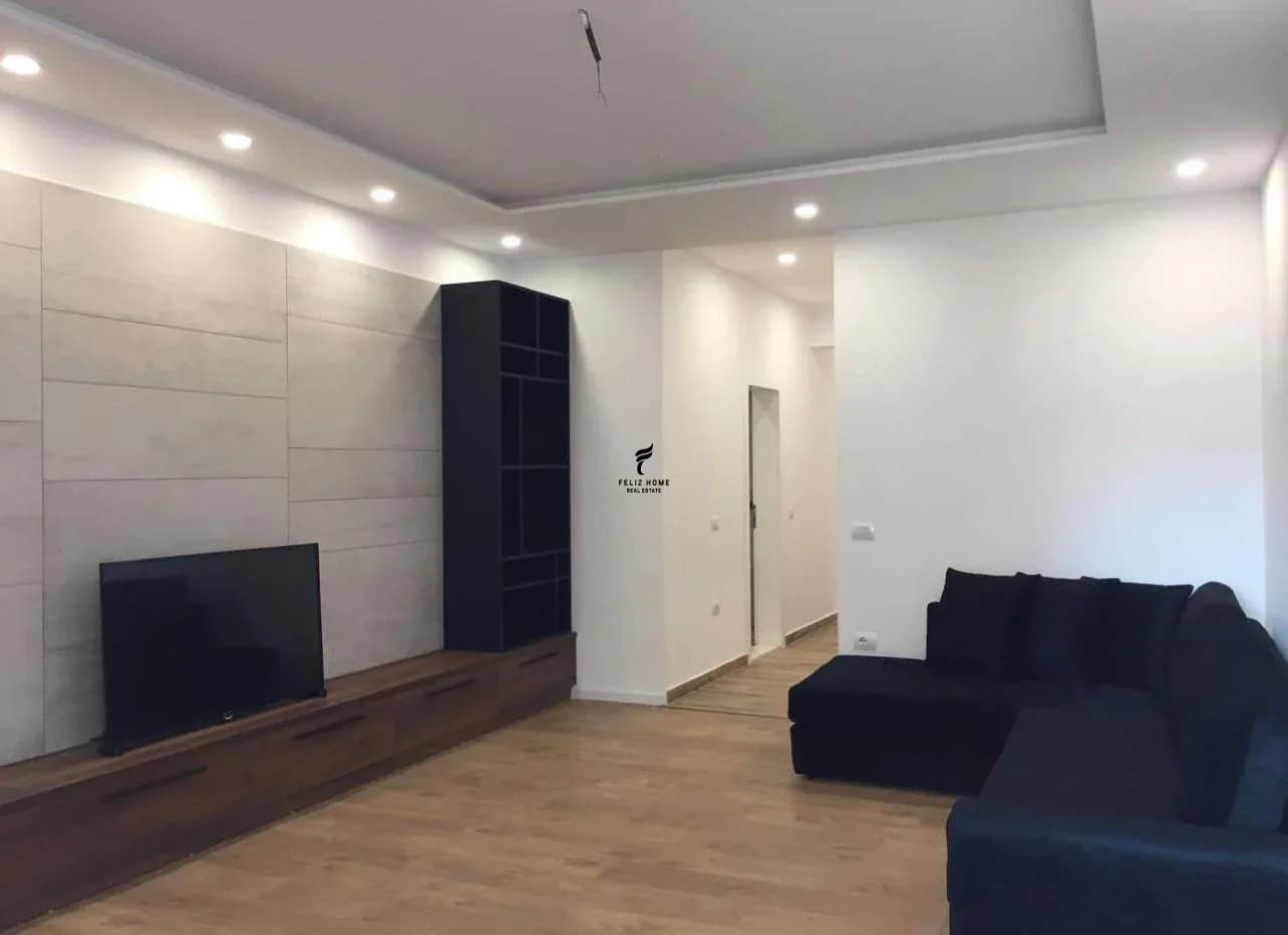 APARTAMENT ME QERA 2+1+2 BULEVARDI BAJRAM CURRI 70.000 LEKE 2