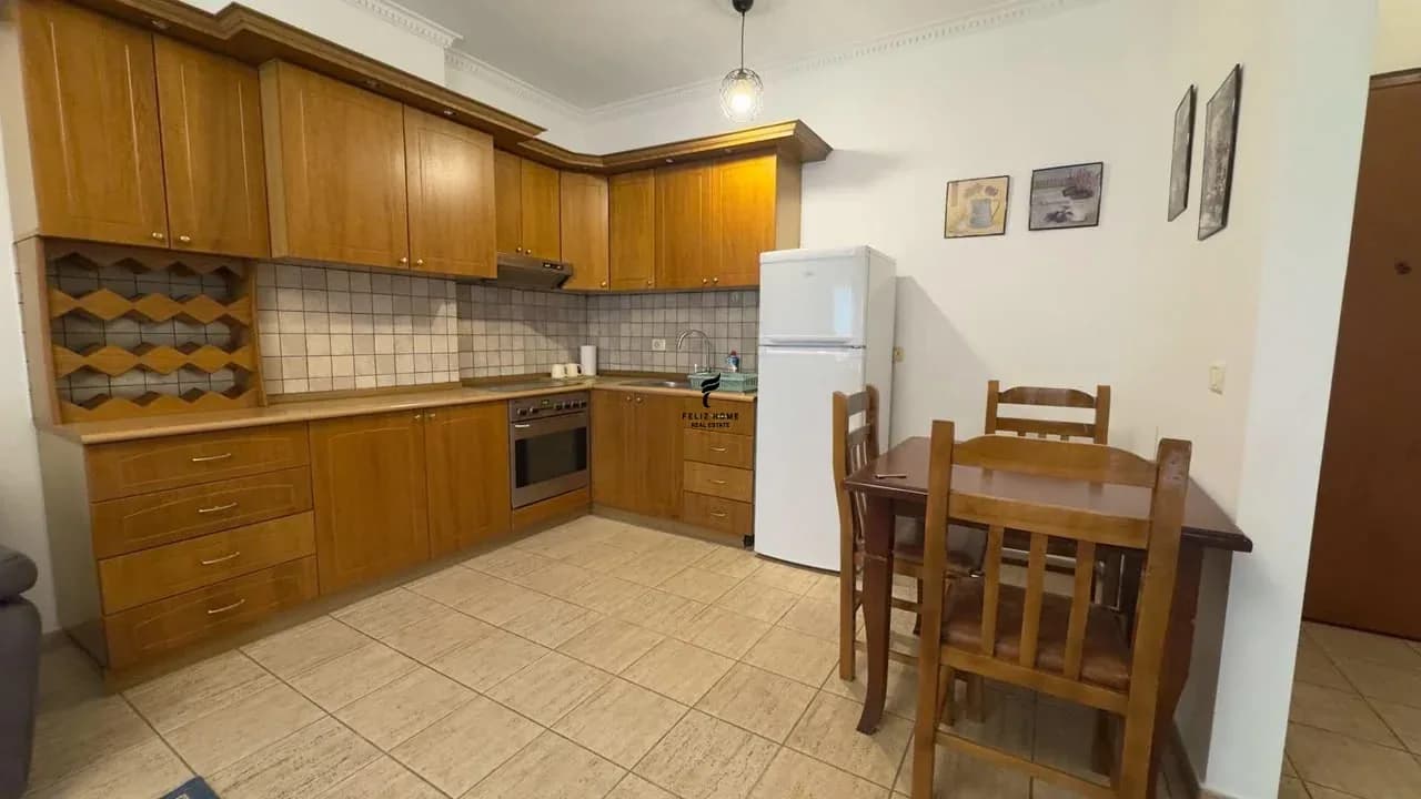 APARTAMENT ME QERA 1+1 QENDER 65.000 LEKE 3