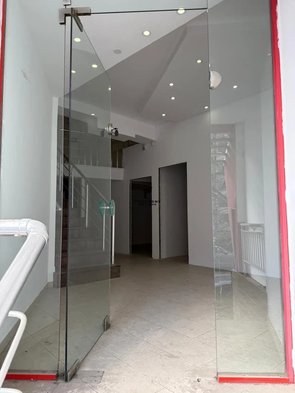 SHITET DYQAN DUPLEX 150 M2 RRUGA E ELBASANIT 530.000 EURO