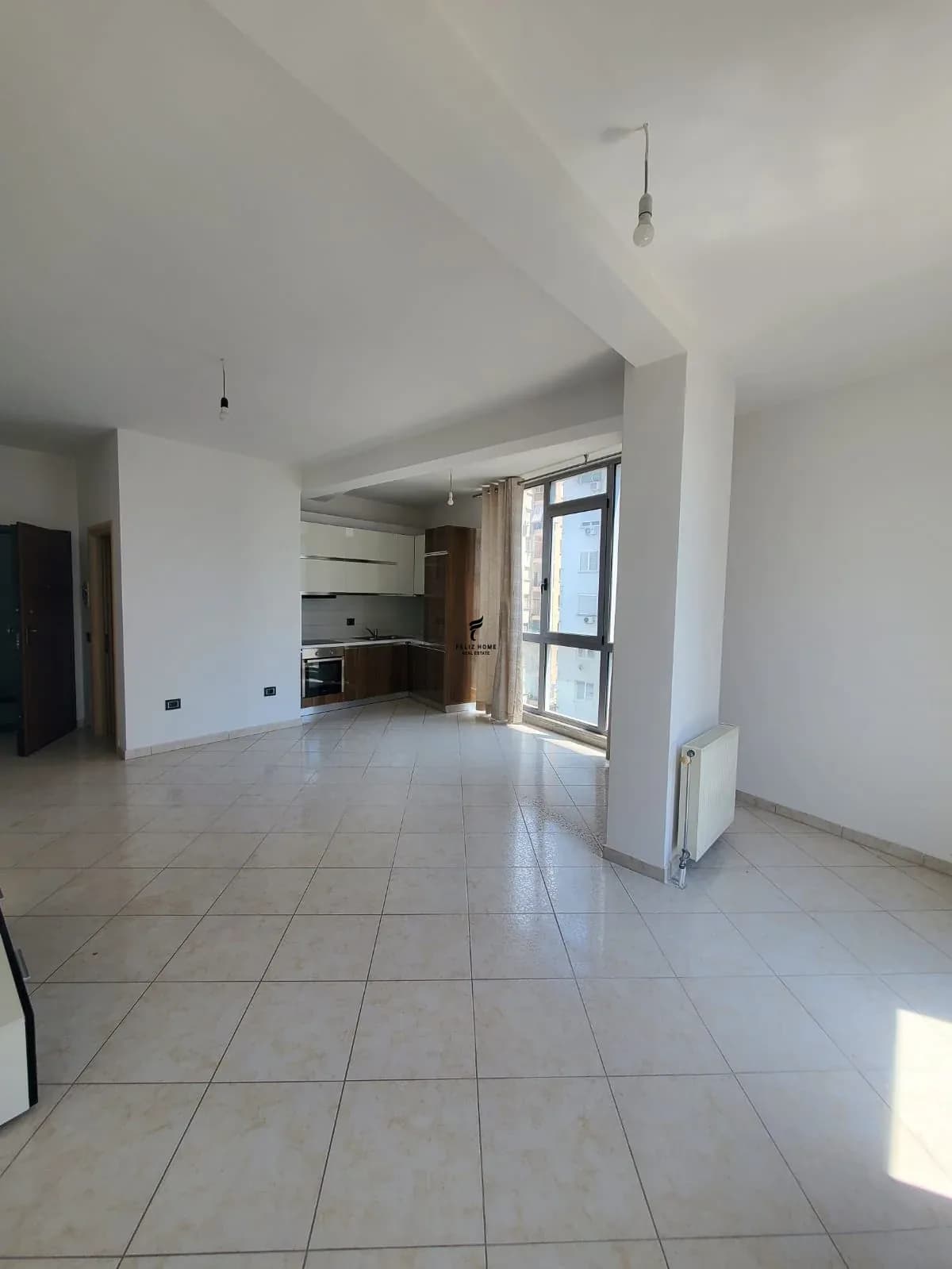 ZYRE ME QERA 110 M2 KOMUNA E PARISIT 1.300 EURO 3