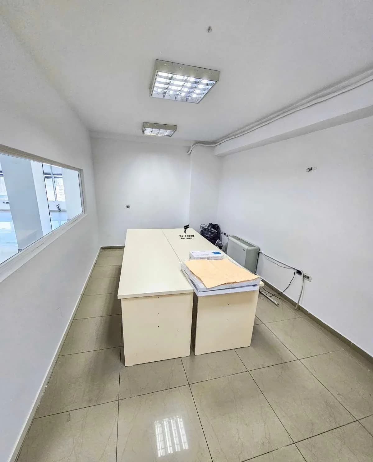 ZYRE ME QERA 300 M2 RRUGA E DIBRES 260.000 LEKE 3