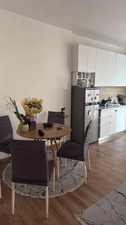 APARTAMENT ME QERA 1+1 STACIONI TRENIT 60.000 LEKE 3
