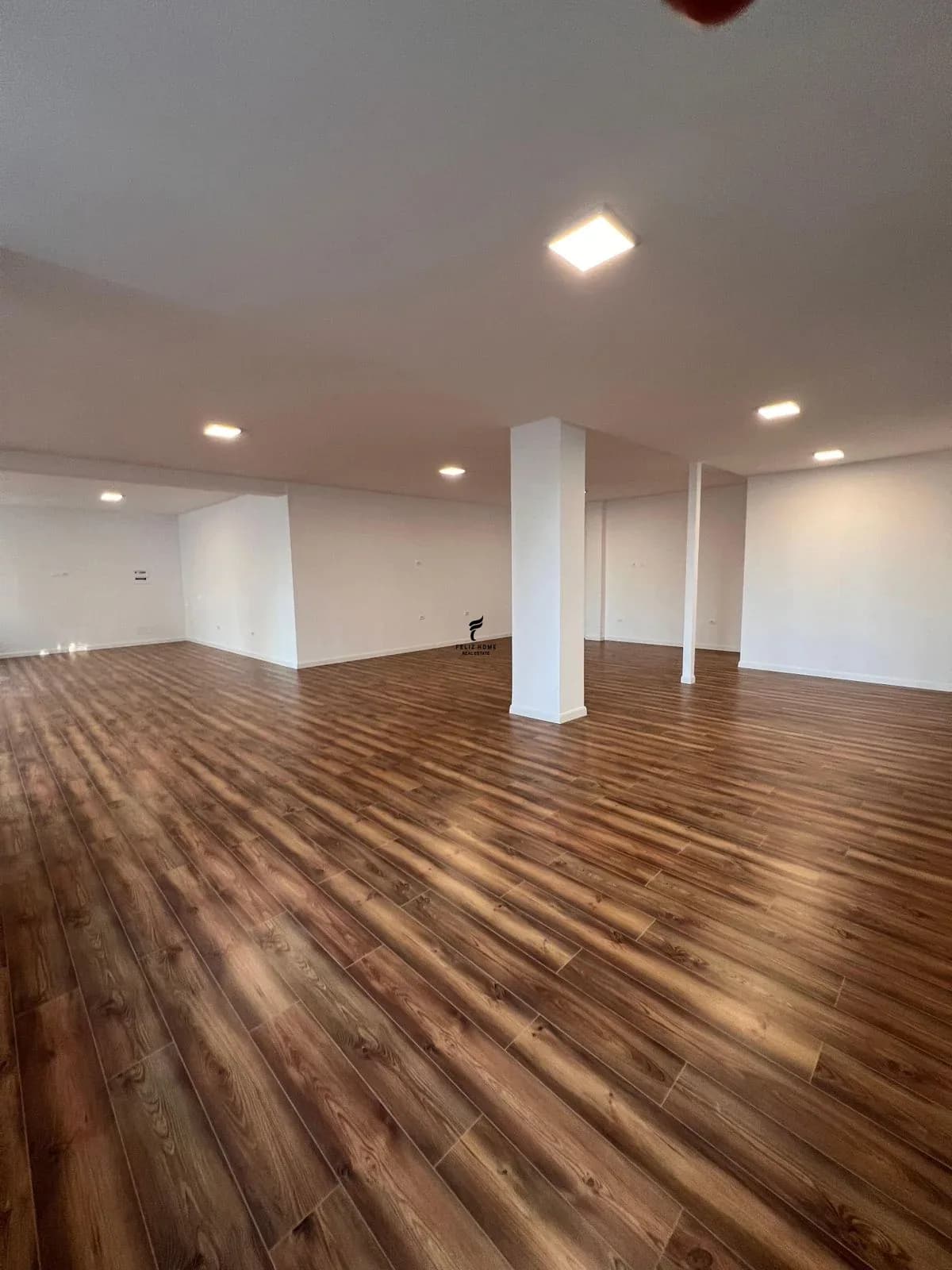 ZYRE ME QERA 150 M2 LIQENI THATE 180.000 LEKE 3