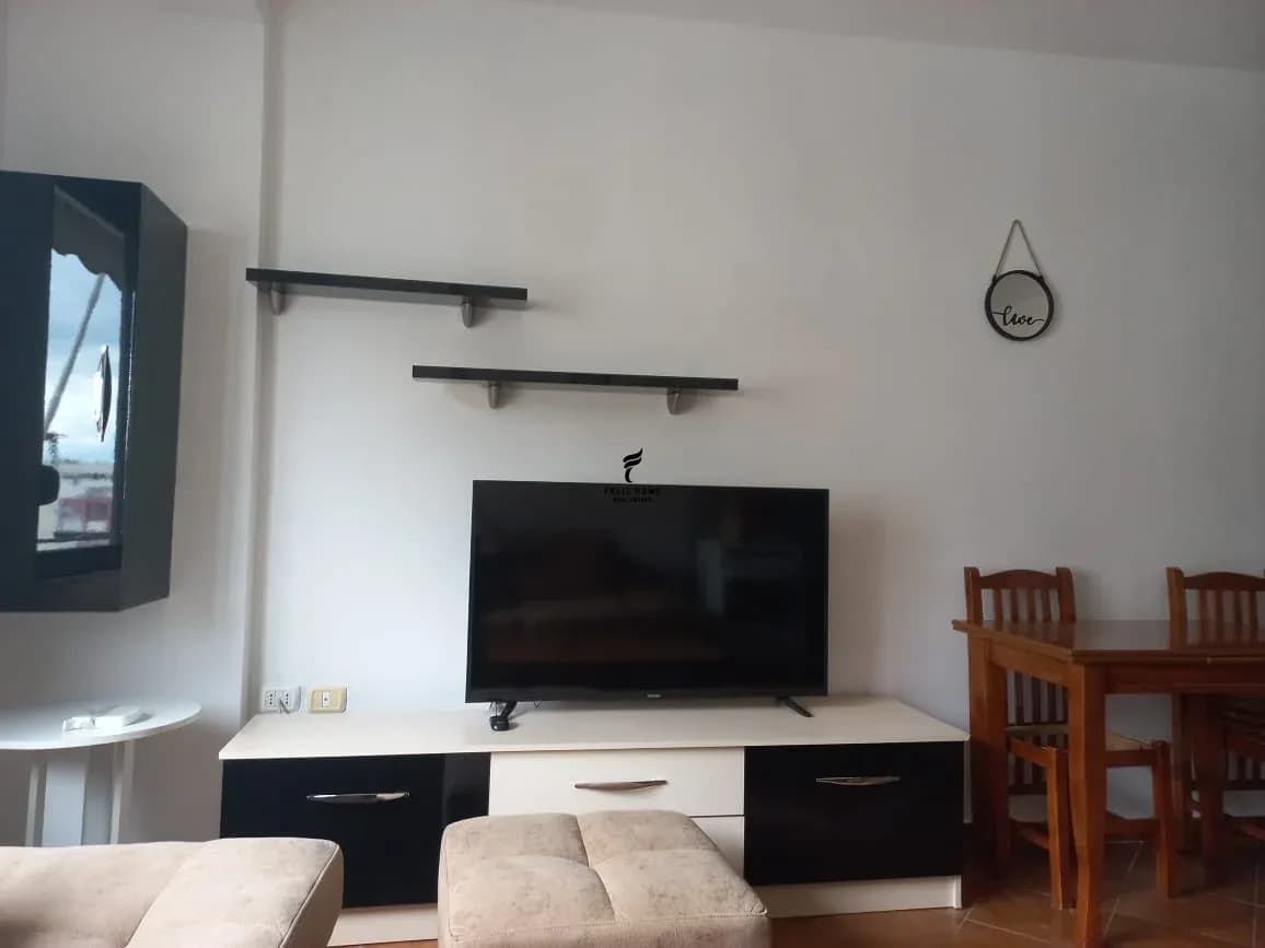 APARTAMENT ME QERA 1+1 RRUGA TEODOR KEKO 400 EURO 2