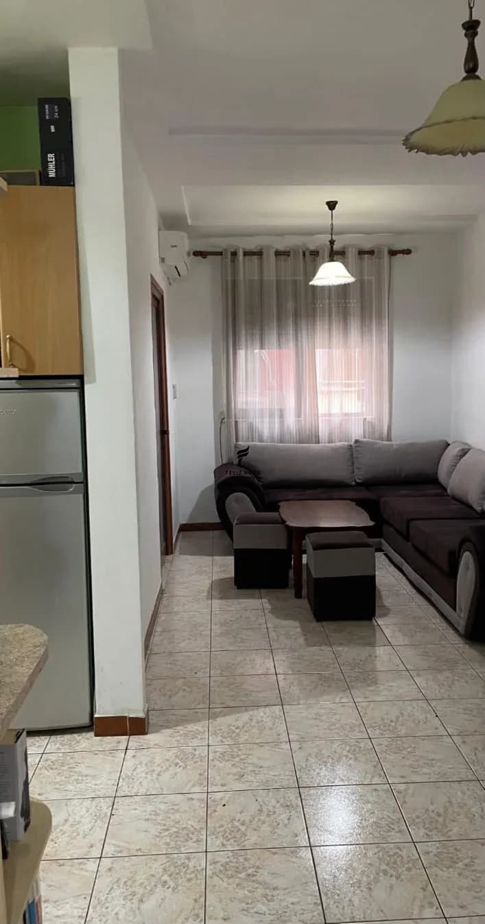 APARTAMENT ME QERA 1+1 MYSLYM SHYRI 50.000 LEKE 2