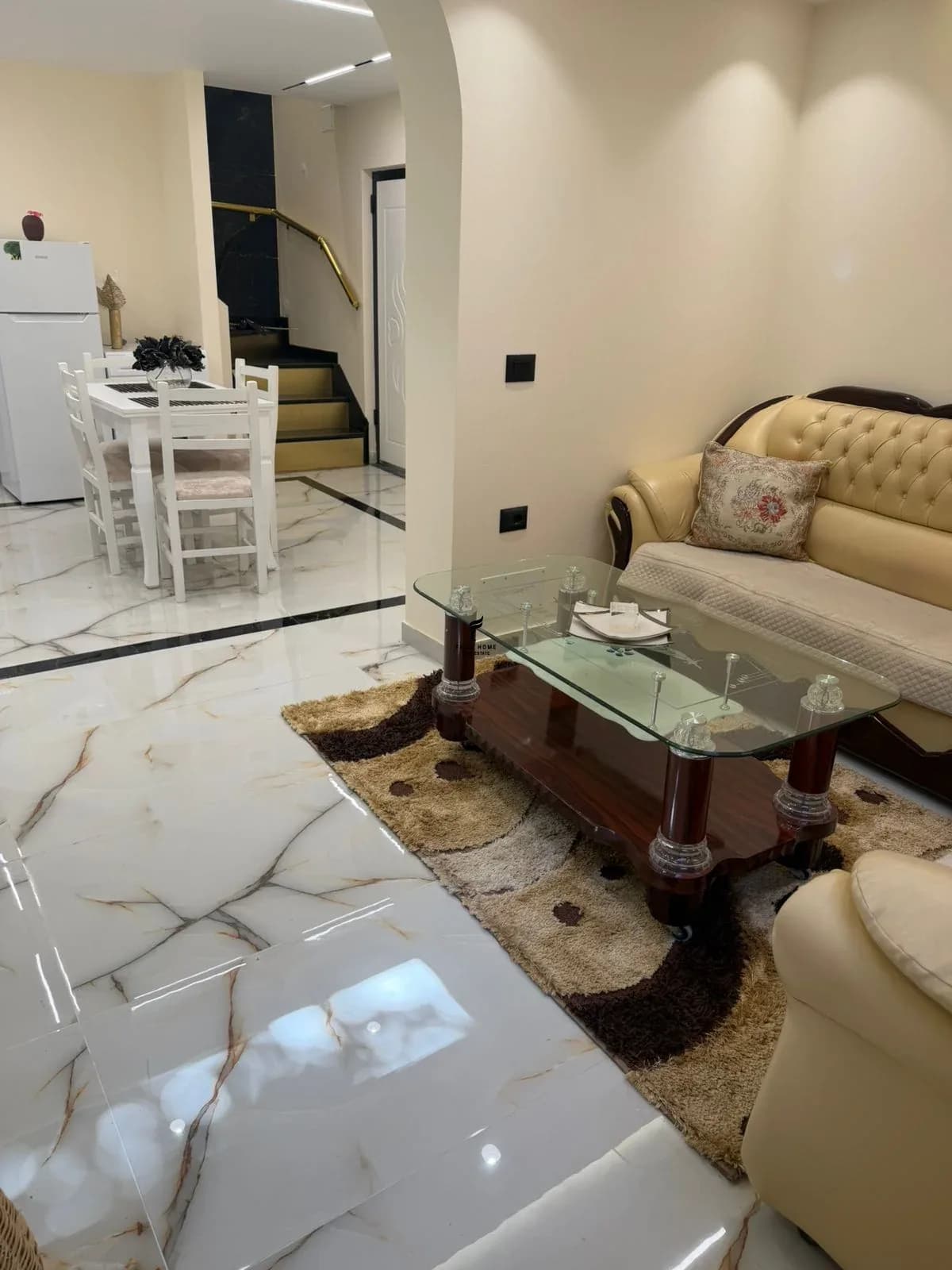 APARTAMENT ME QERA 2+1+2 RRUGA E ELBASANIT 80.000 LEKE 3