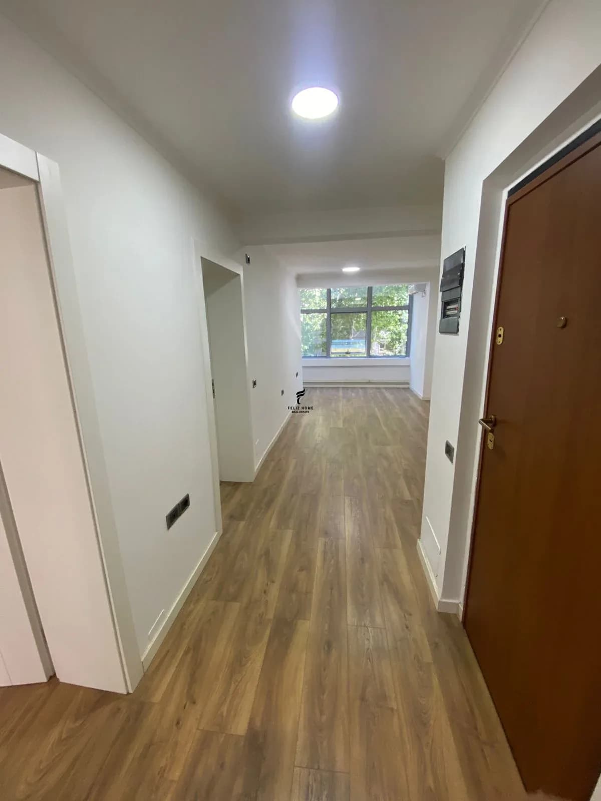 ZYRE ME QERA 80 M2 RRUGA E KAVAJES 800 EURO 4