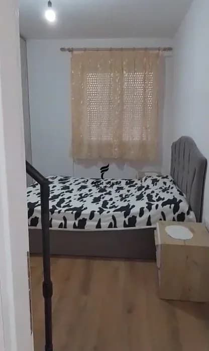 APARTAMENT ME QERA 1+1 ISH PARKU 60.000 LEKE 3