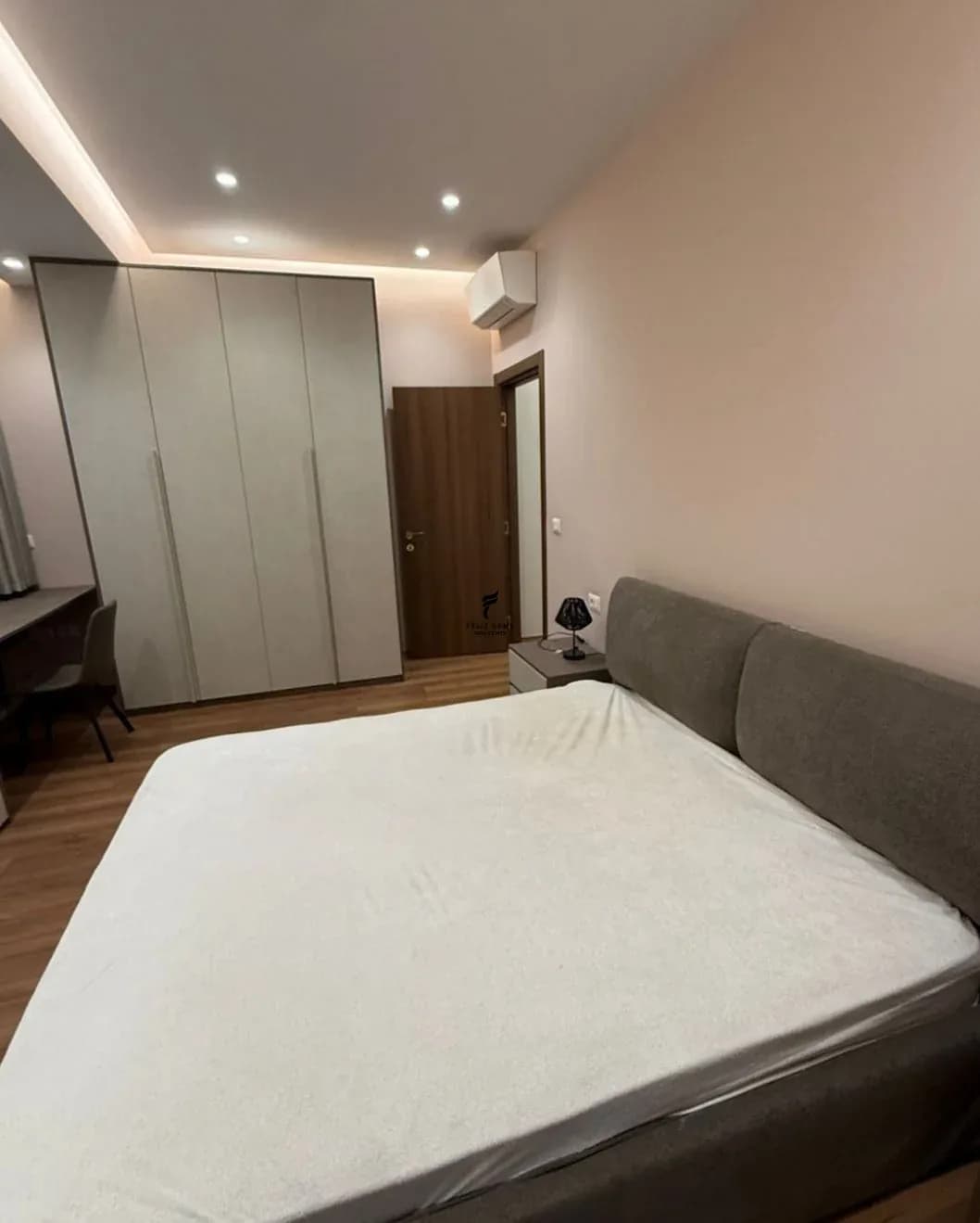 APARTAMENT ME QERA 2+1 RRUGA E DIBRES 70.000 LEKE 3
