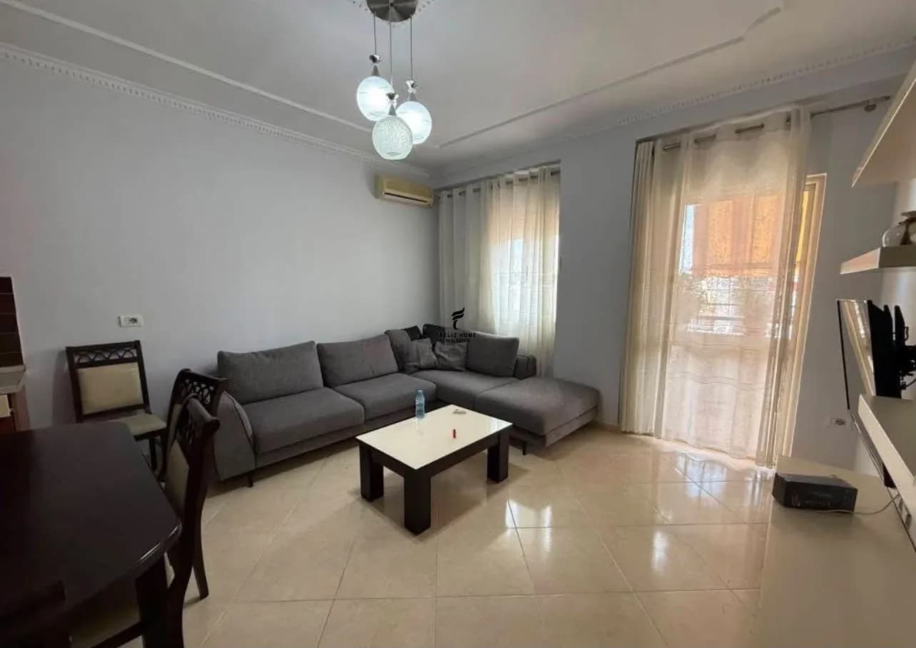 APARTAMENT ME QERA 2+1 RRUGA 5 MAJ 55.000 LEKE 2