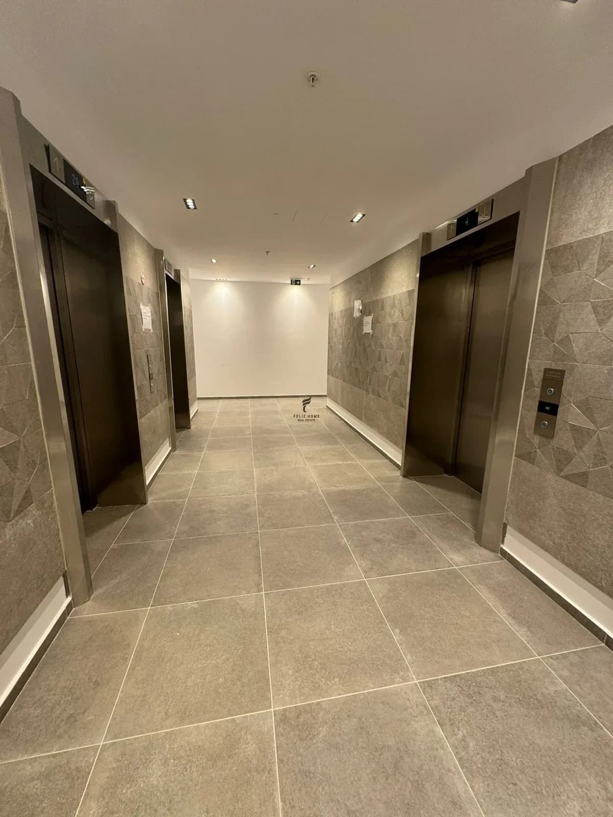 ZYRE ME QERA 875 M2 AIR ALBANIA 35.000 EURO 3