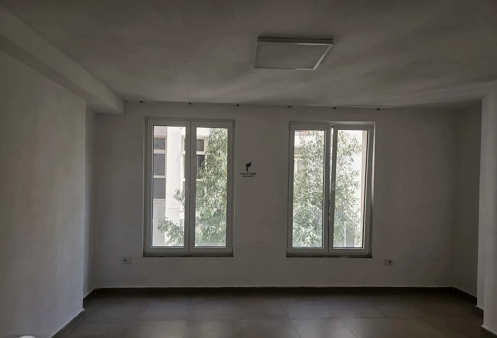ZYRE ME QERA 74 M2 STADIUMI AIR ALBANIA 1.260 EURO 3