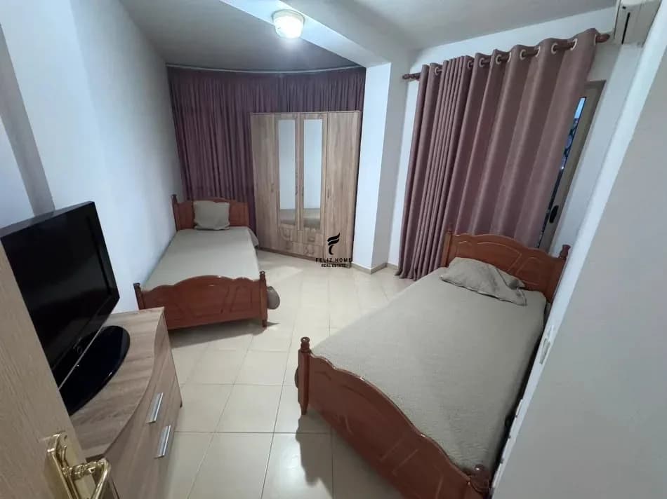 APARTAMENT ME QERA 2+1+2 YZBERISHT 50.000 LEKE 3