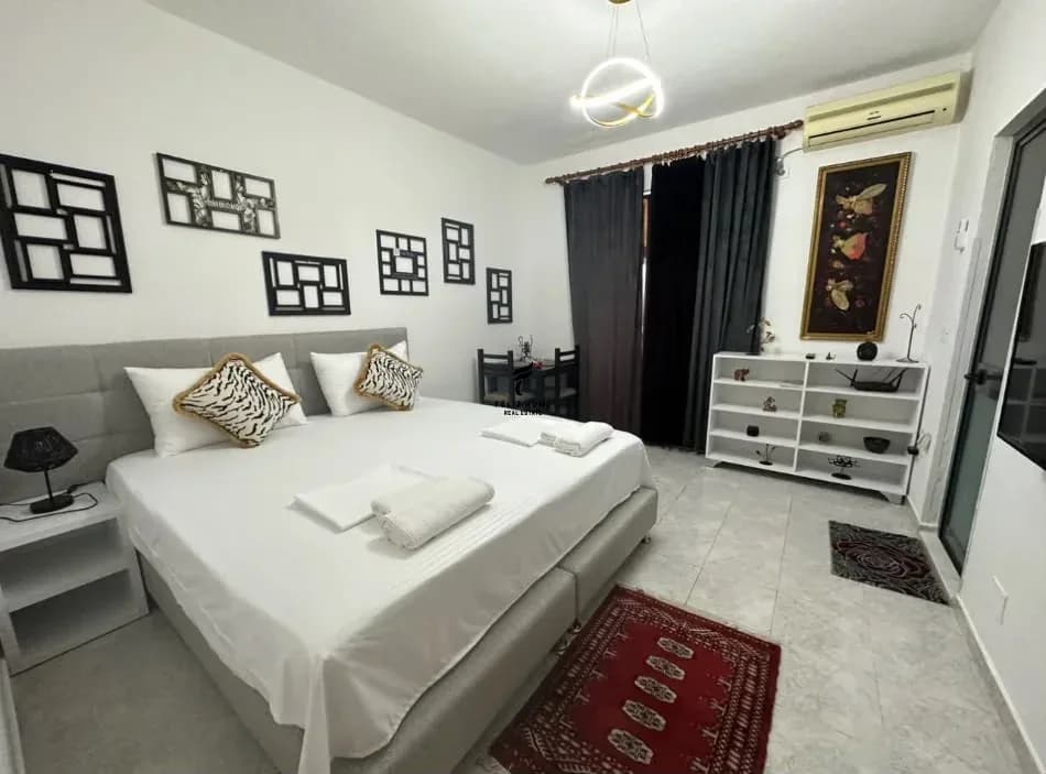 GARSIONERE ME QERA 38 M2 FERIT XHAJKO 40.000 LEKE 2