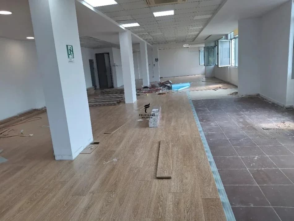 ZYRE ME QERA 540 M2 BLLOK 700.000 LEKE 3