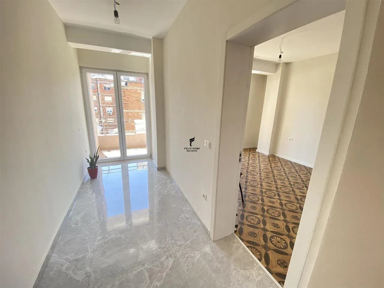 ZYRE ME QERA 106M2 QENDER 800 EURO 3