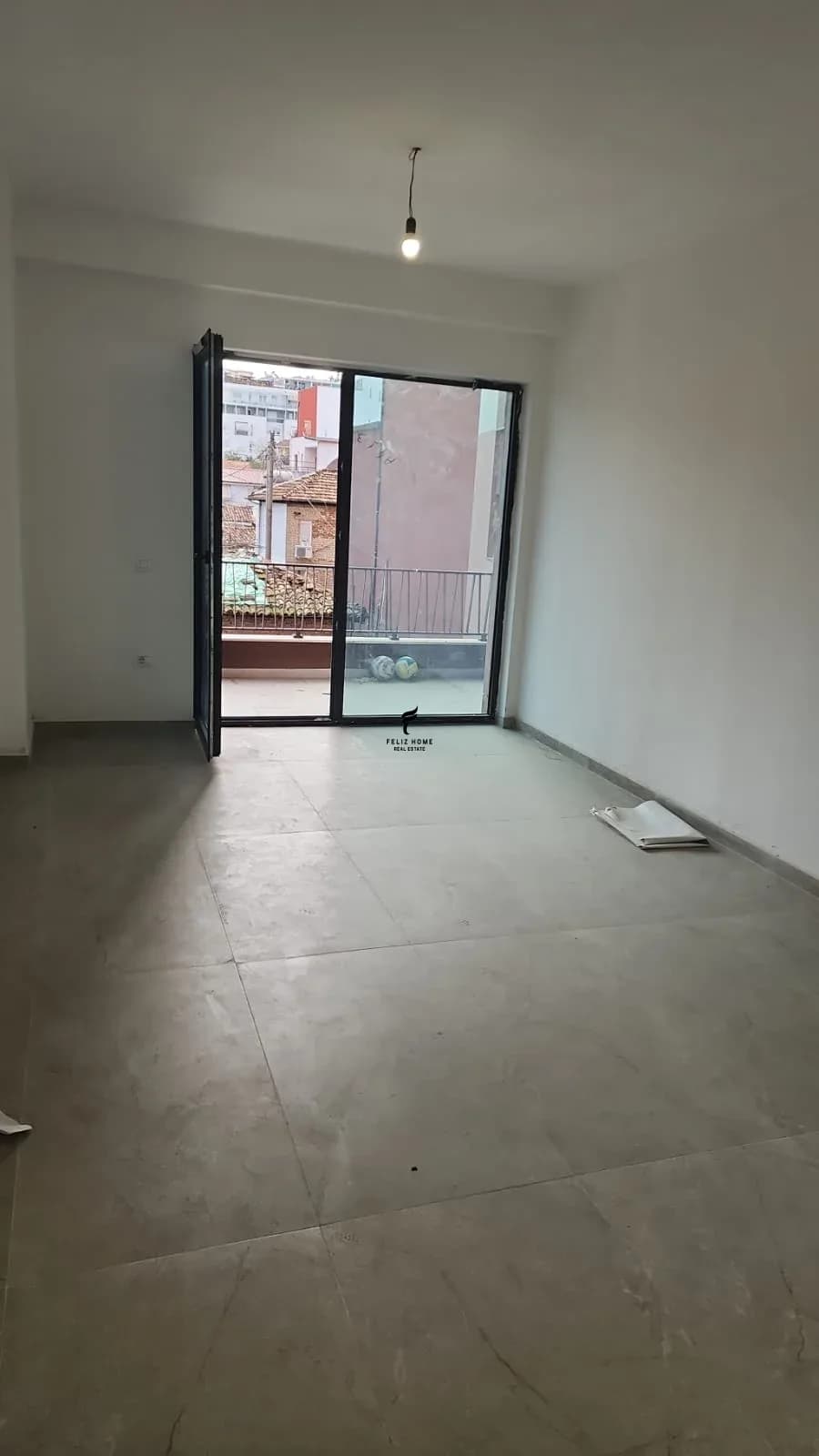 ZYRE ME QERA 97 M2 MYSLYM SHYRI 1.300 EURO