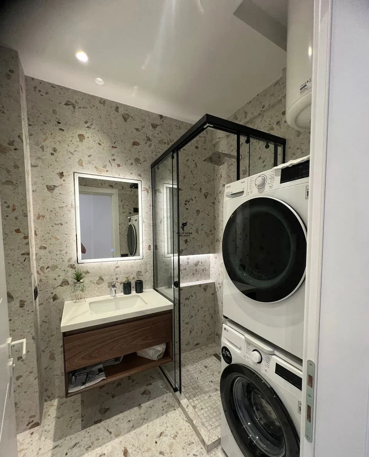 APARTAMENT ME QERA 2+1 KINOSTUDIO 100.000 LEKE 4