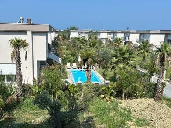 SHITET VILE 2 KATESHE 204 M2 GJIRI LALEZIT 370.000 EURO