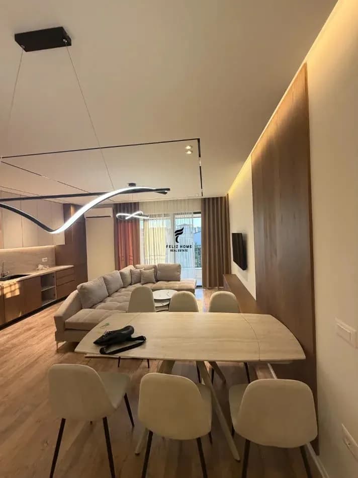APARTAMENT ME QERA 3+1+2 STACIONI I TRENTI 1.100 EURO 2