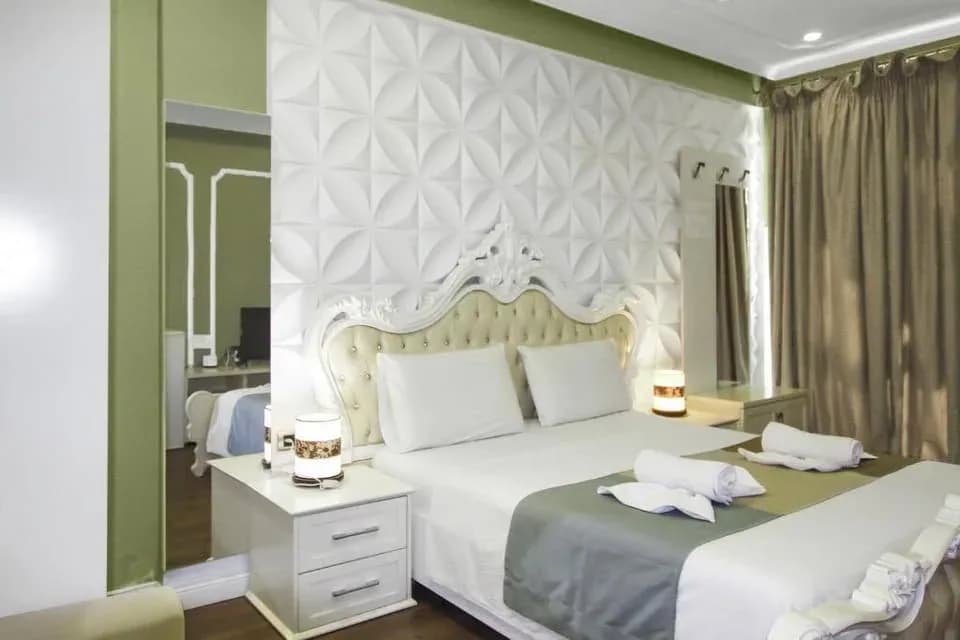 SHITET HOTEL 9-KATESHET 2.000.000 EURO
