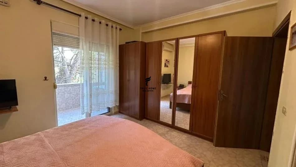 APARTAMENT ME QERA 2+1+2 VASIL SHANTO 70.000 LEKE 3