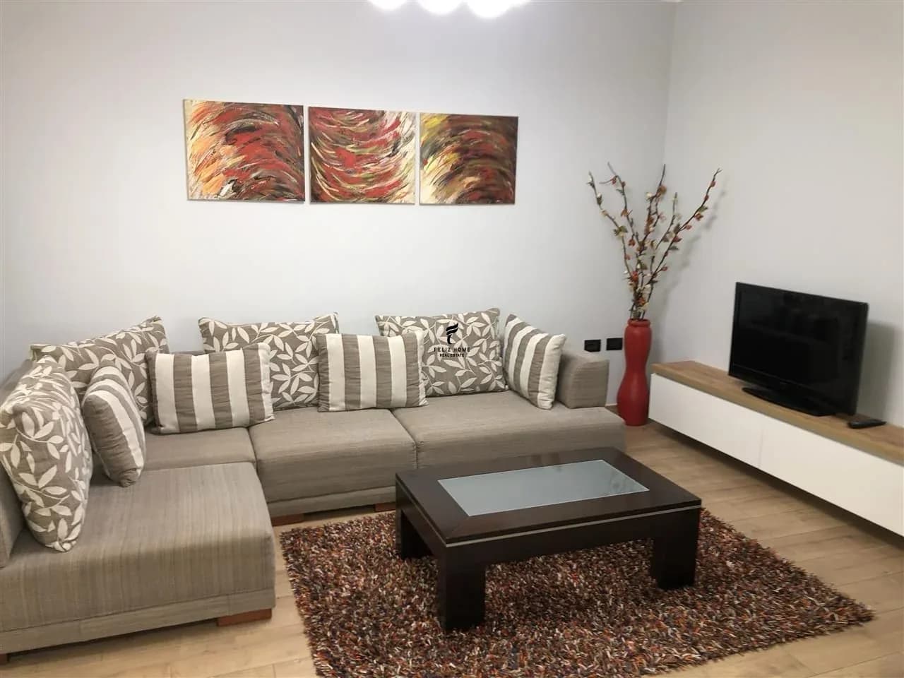 APARTAMENT ME QERA 1+1 MYSLYM SHYRI 60.000 LEKE