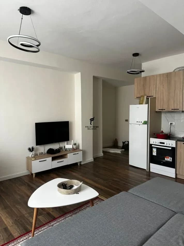 APARTAMENT ME QERA 1+1 ALI DEMI 50.000 LEKE