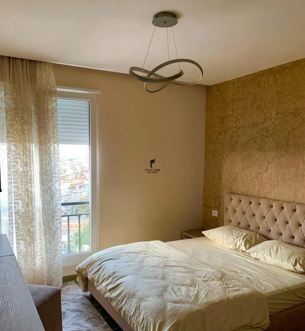 APARTAMENT ME QERA 3+1 RRUGA E DIBRES 100.000 LEKE 3