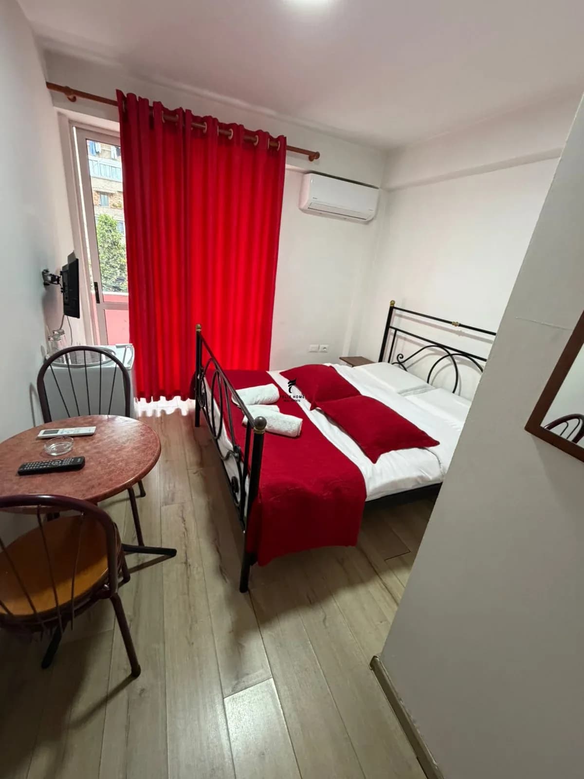 HOTEL ME QERA 3-KATESH RRUGA E ELBASANIT 360.000 LEKE 3