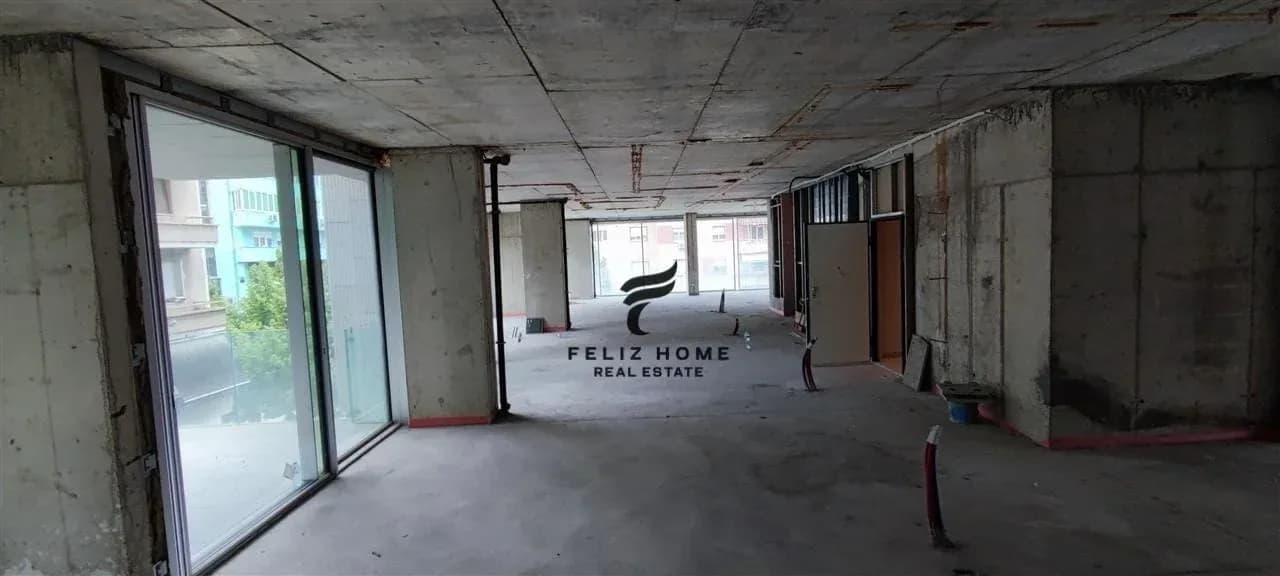 AMBIENT BIZNESI ME QERA 600M2 BLLOK 5000 EURO