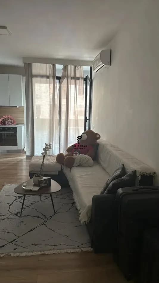 APARTAMENT ME QERA 1+1 STACIONI TRENIT 60.000 LEKE