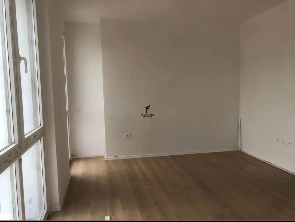 SHITET APARTAMENT 1+1 BULEVARDI I RI 132.000 EURO 2