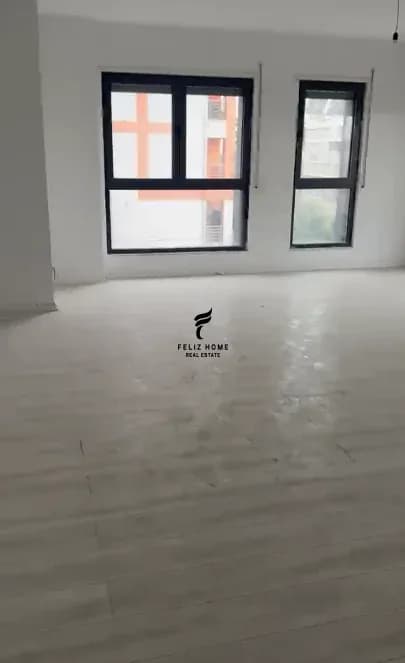 ZYRE ME QERA 126 M2 BULEVARDI RI 80.000 LEKE