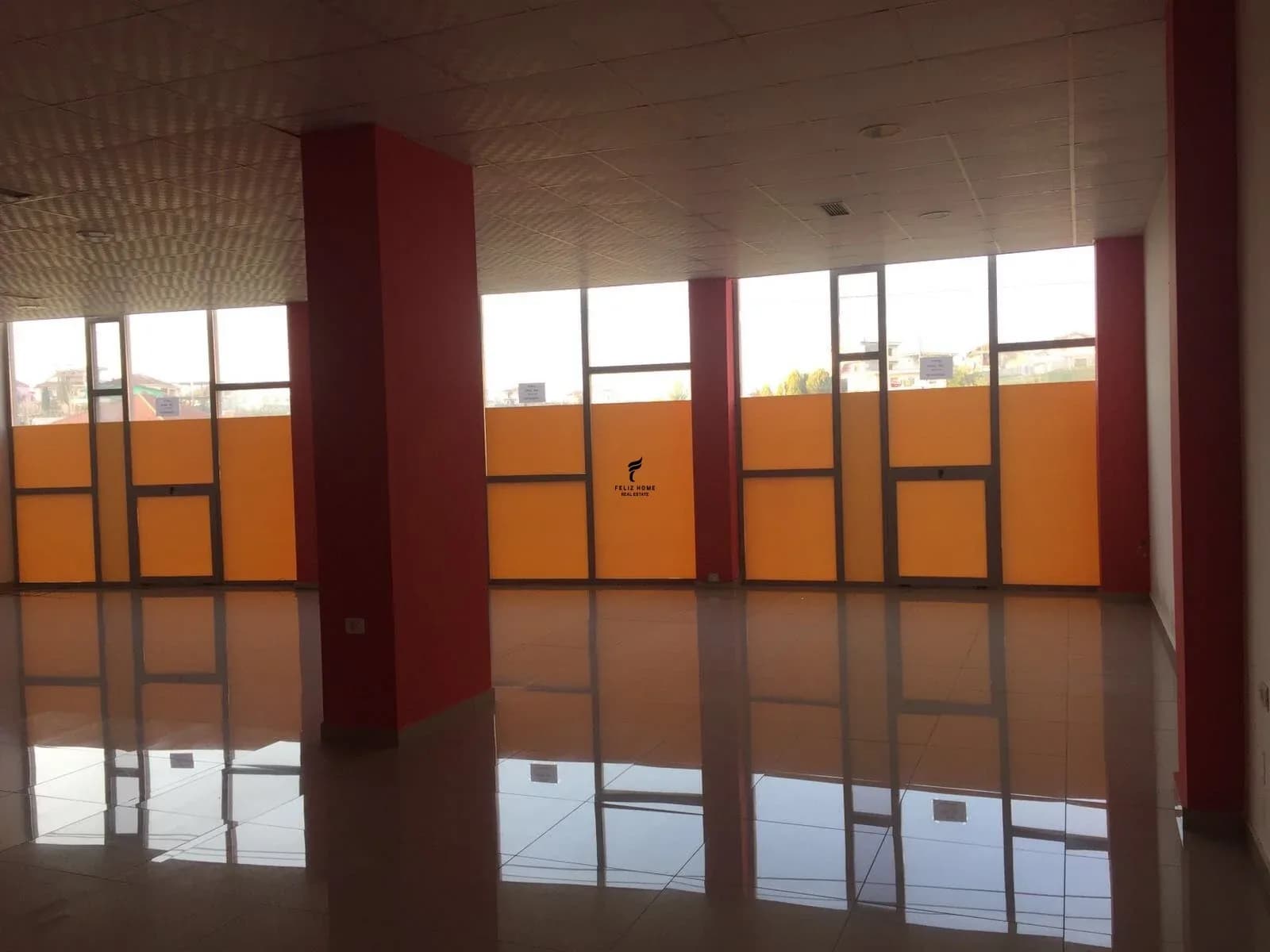 ZYRE ME QERA 250 M2 BULEVARDI I RI 70.000 LEKE 2