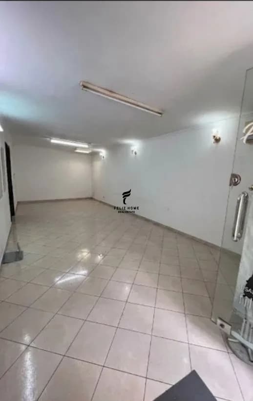 DYQAN ME QERA 38 M2 RRUGA E BARRIKADAVE 50.000 LEKE 2