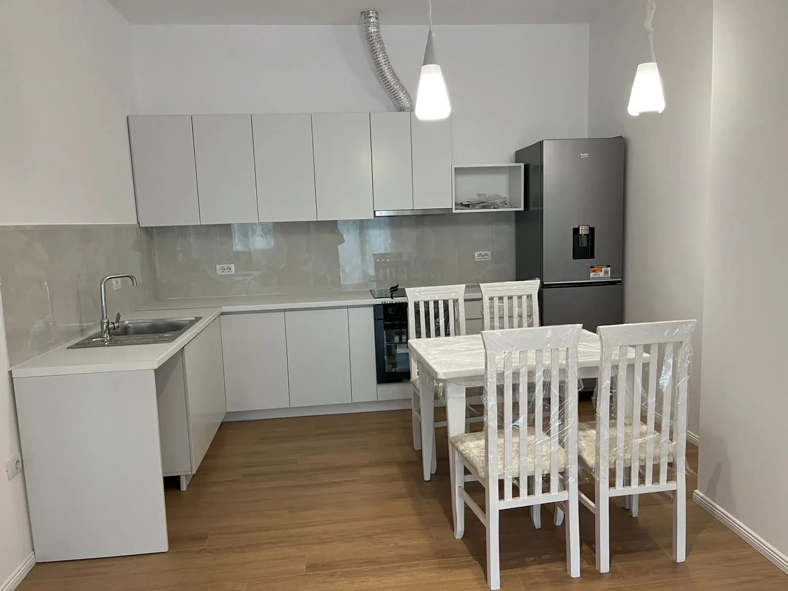APARTAMENT ME QERA 1+1 ALI DEMI 45.000 LEKE 3