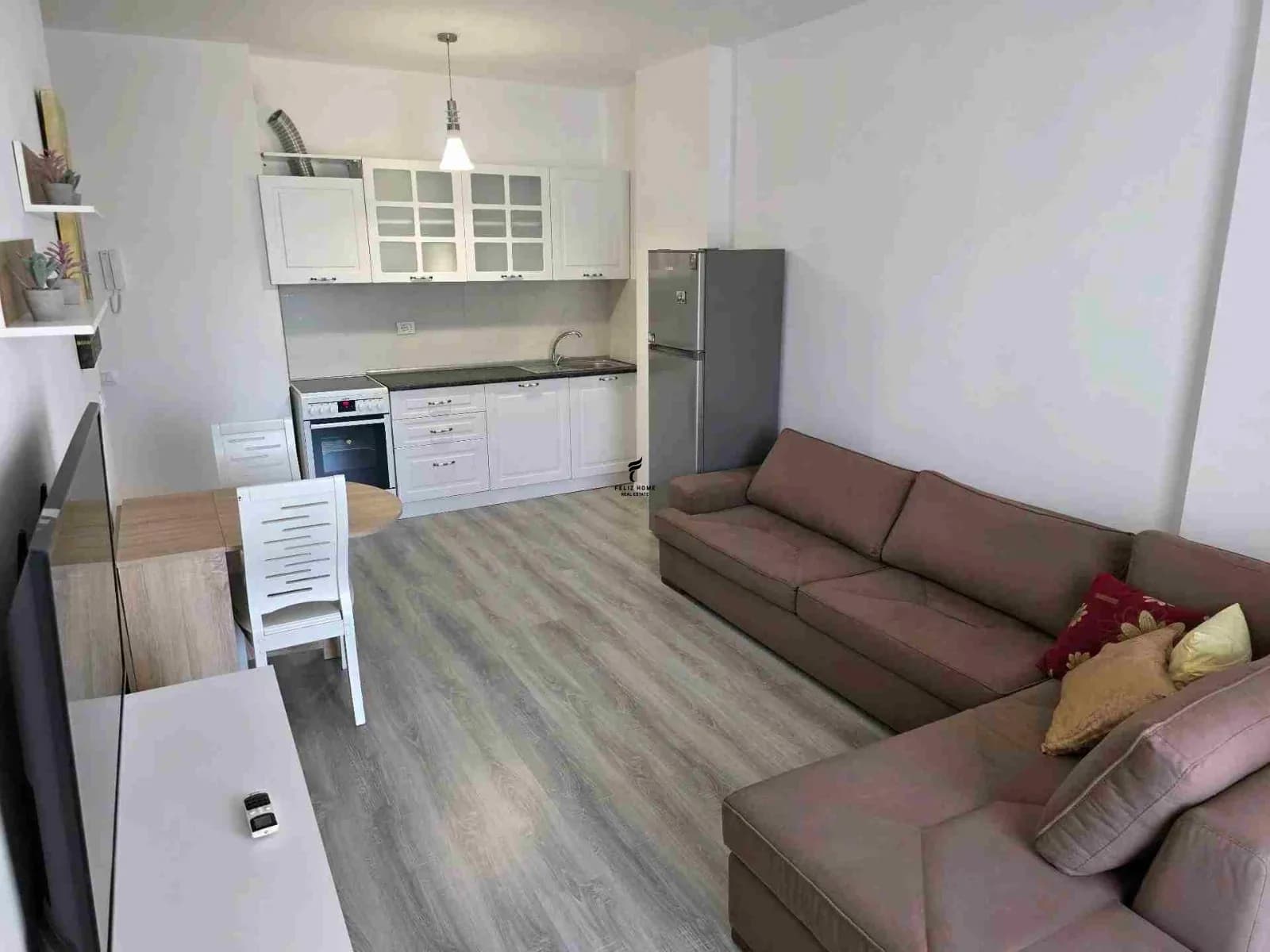 APARTAMENT ME QERA 1+1 LAPRAKE 55.000 LEKE 2