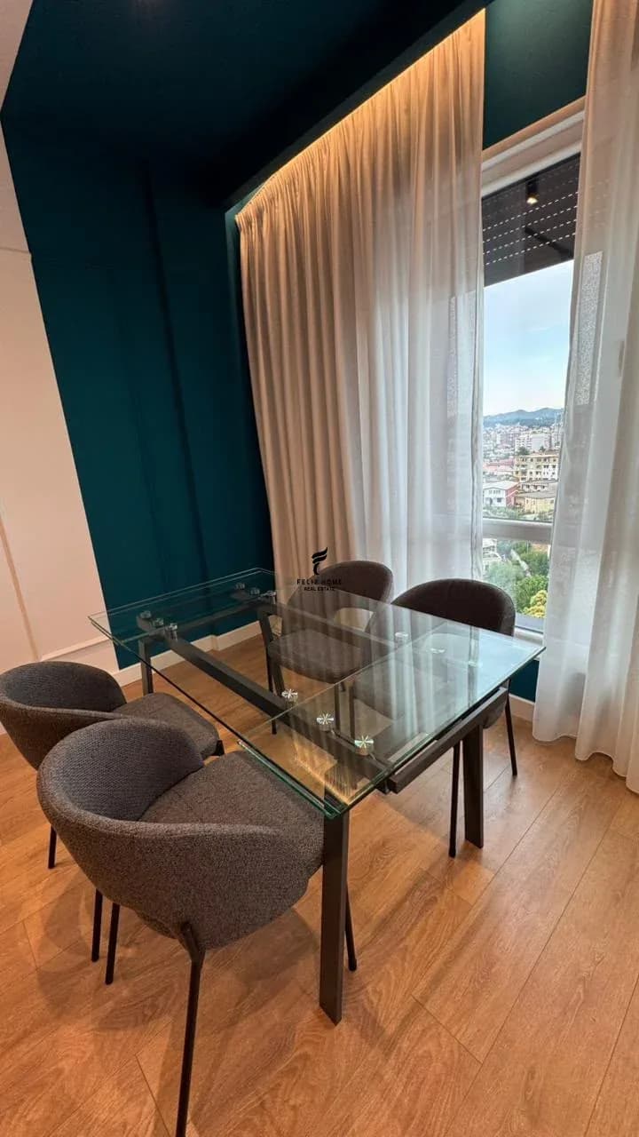 APARTAMENT ME QERA 1+1 PORCELAN 80.000 LEKE 3