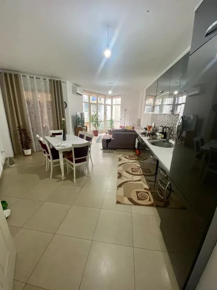 SHITET APARTAMENT 2+1+2 YZBERISHT 170.000Euro 2
