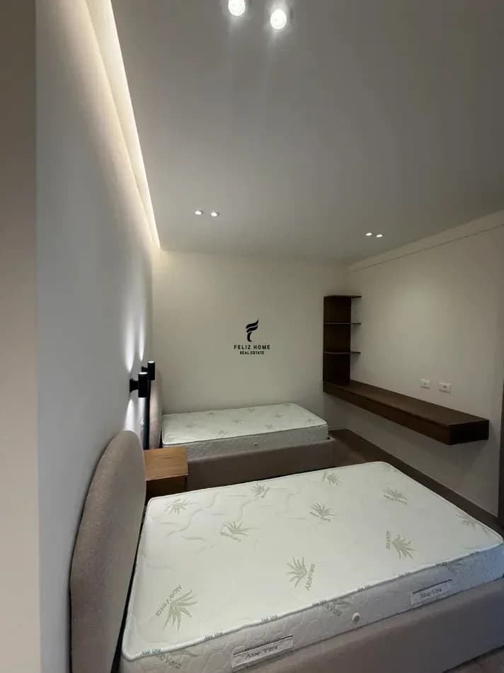 APARTAMENT ME QERA 3+1+2 STACIONI I TRENTI 1.100 EURO 3