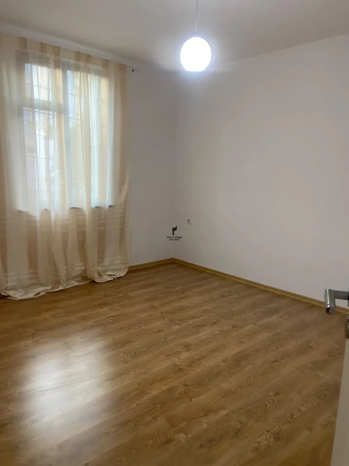 APARTAMENT ME QERA 1+1 BULEVARDI ZOGU I 1 65.000 LEKE