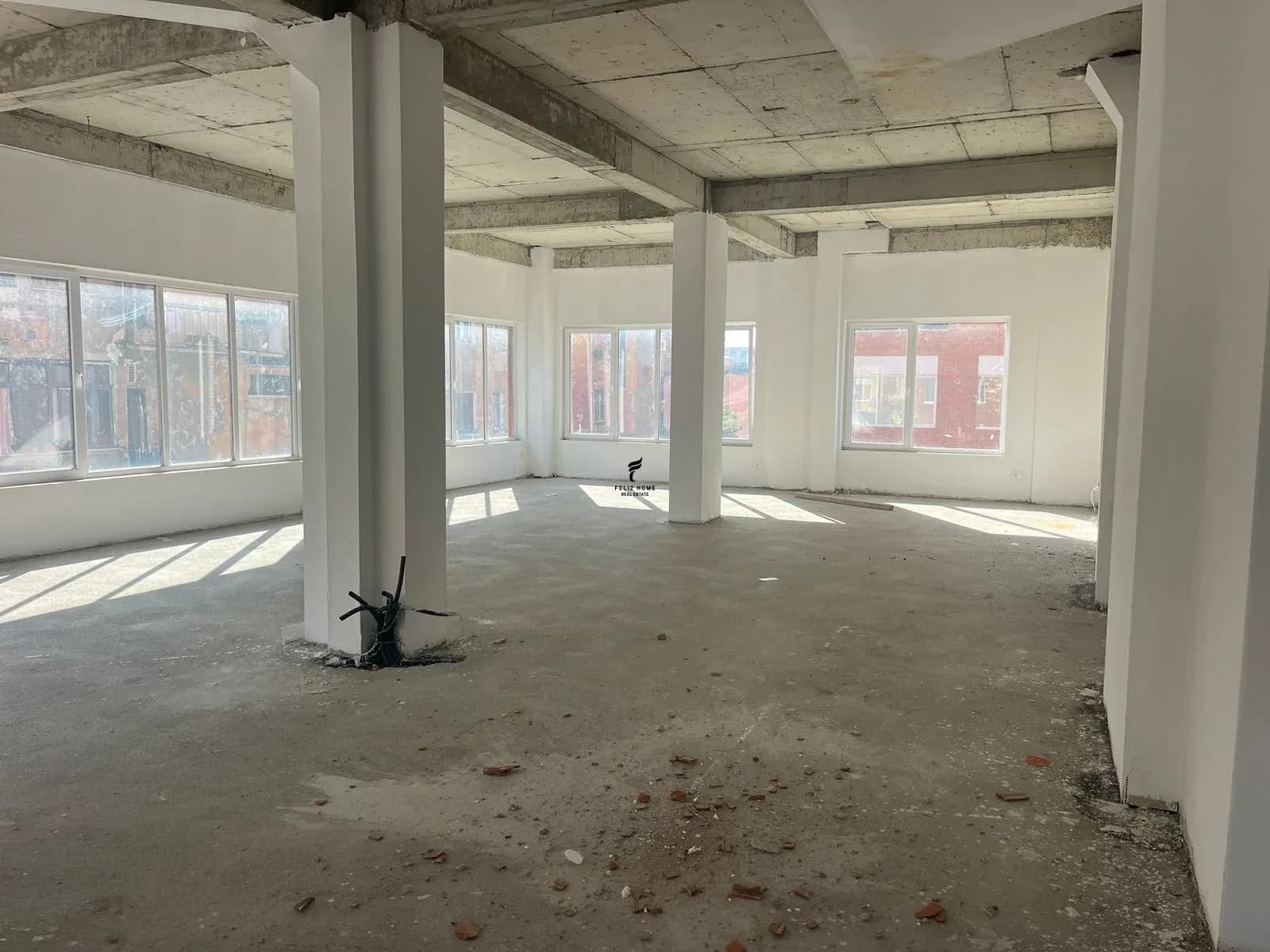 ZYRE ME QERA 500 M2 RRUGA E DIBRES 4.000 EURO 1