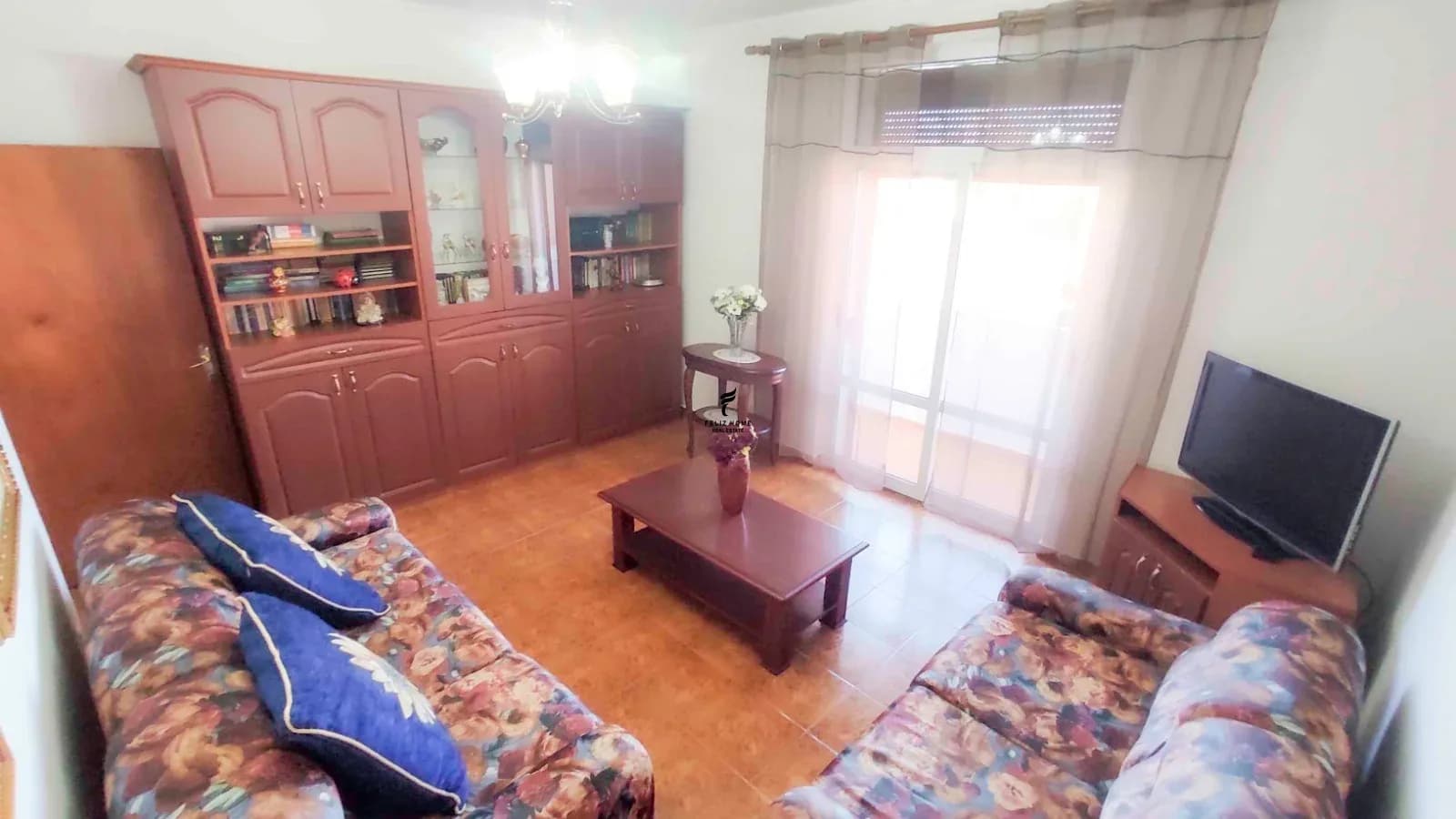 APARTAMENT ME QERA 2+1 PAZARI I Ri 55.000 LEKE 2