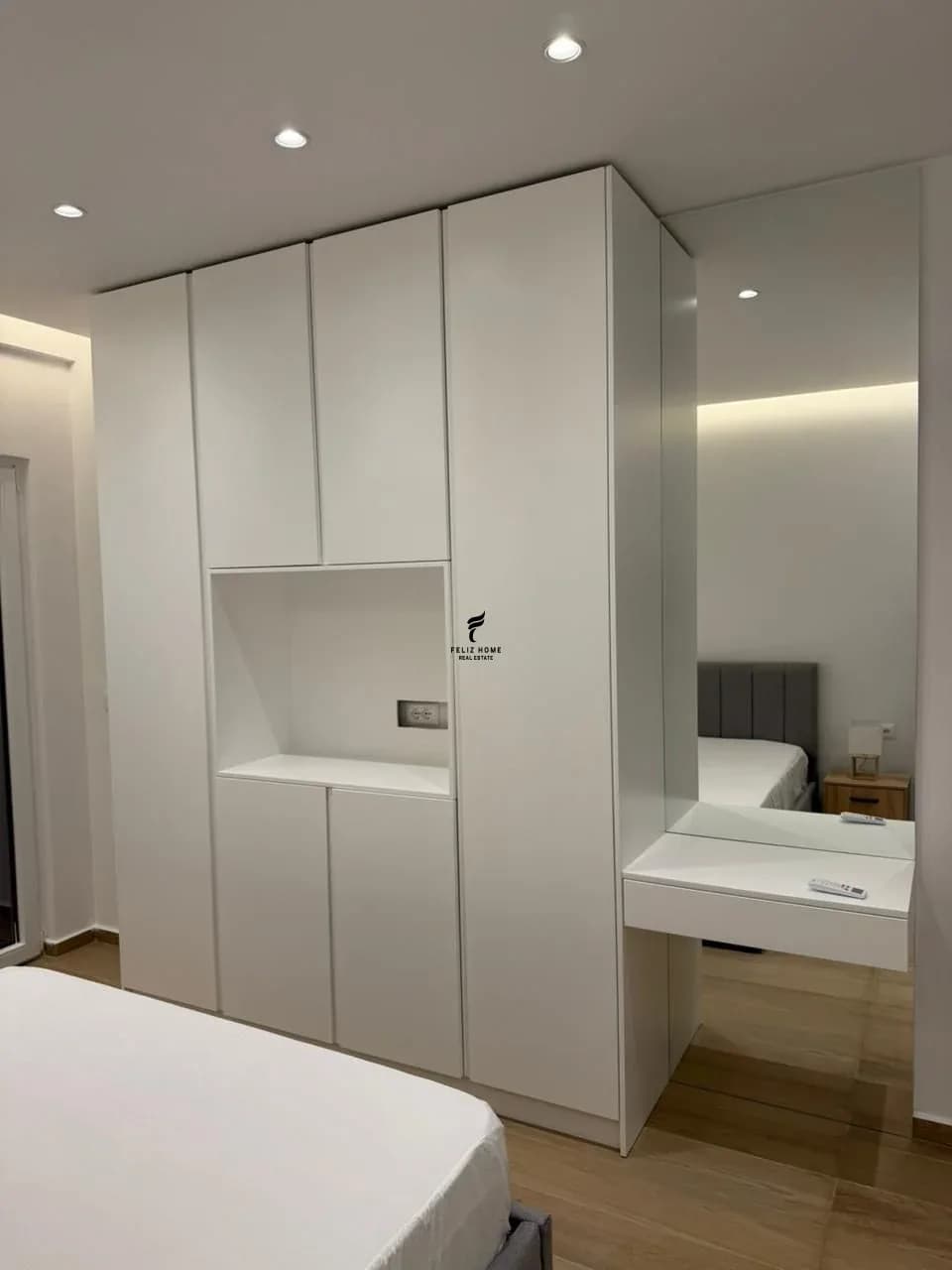 APARTAMENT ME QERA 1+1 ZOGU I ZI 72.000 LEKE 4