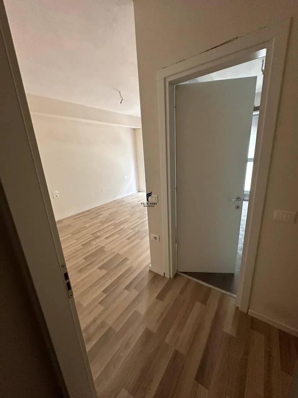 ZYRE ME QERA 100M2 DON BOSKO 60.000 LEKE 2