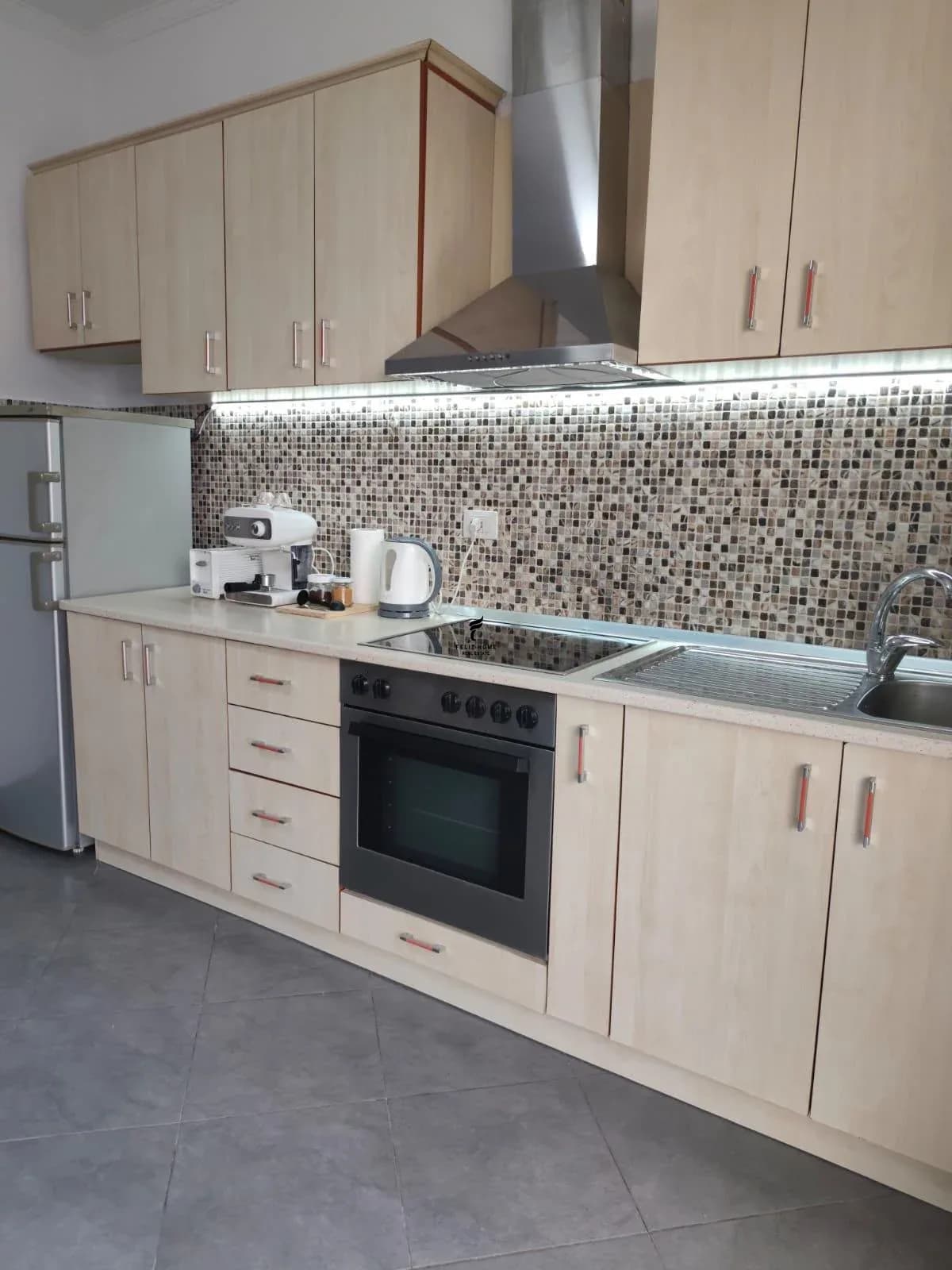 APARTAMENT ME QERA 1+1 21 DHJETORI 60.000 LEKE 4