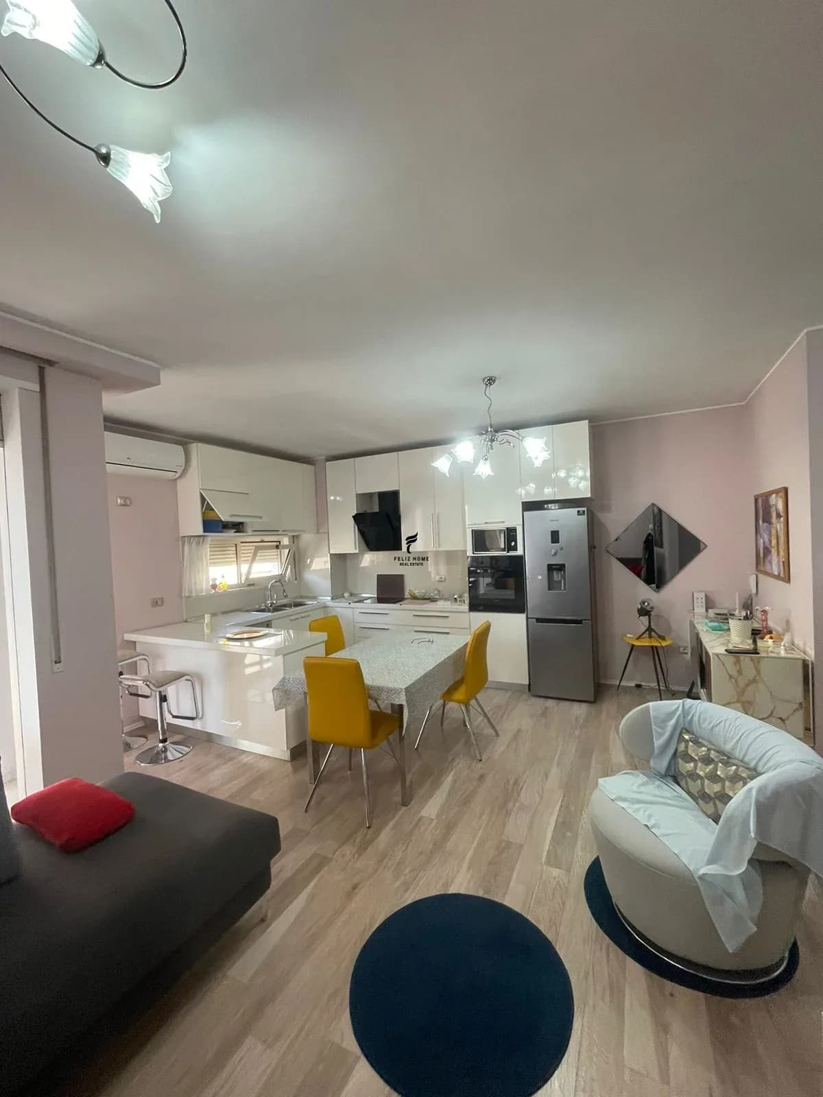 SHITET APARTAMENT 2+1+2+DEPO KOMUNA E PARISIT 320.000 EURO