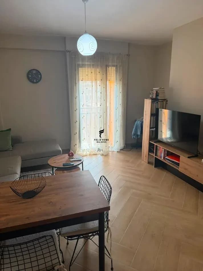 APARTAMENT ME QERA 1+1 RRUGA E ELBASANIT 65.000 LEKE