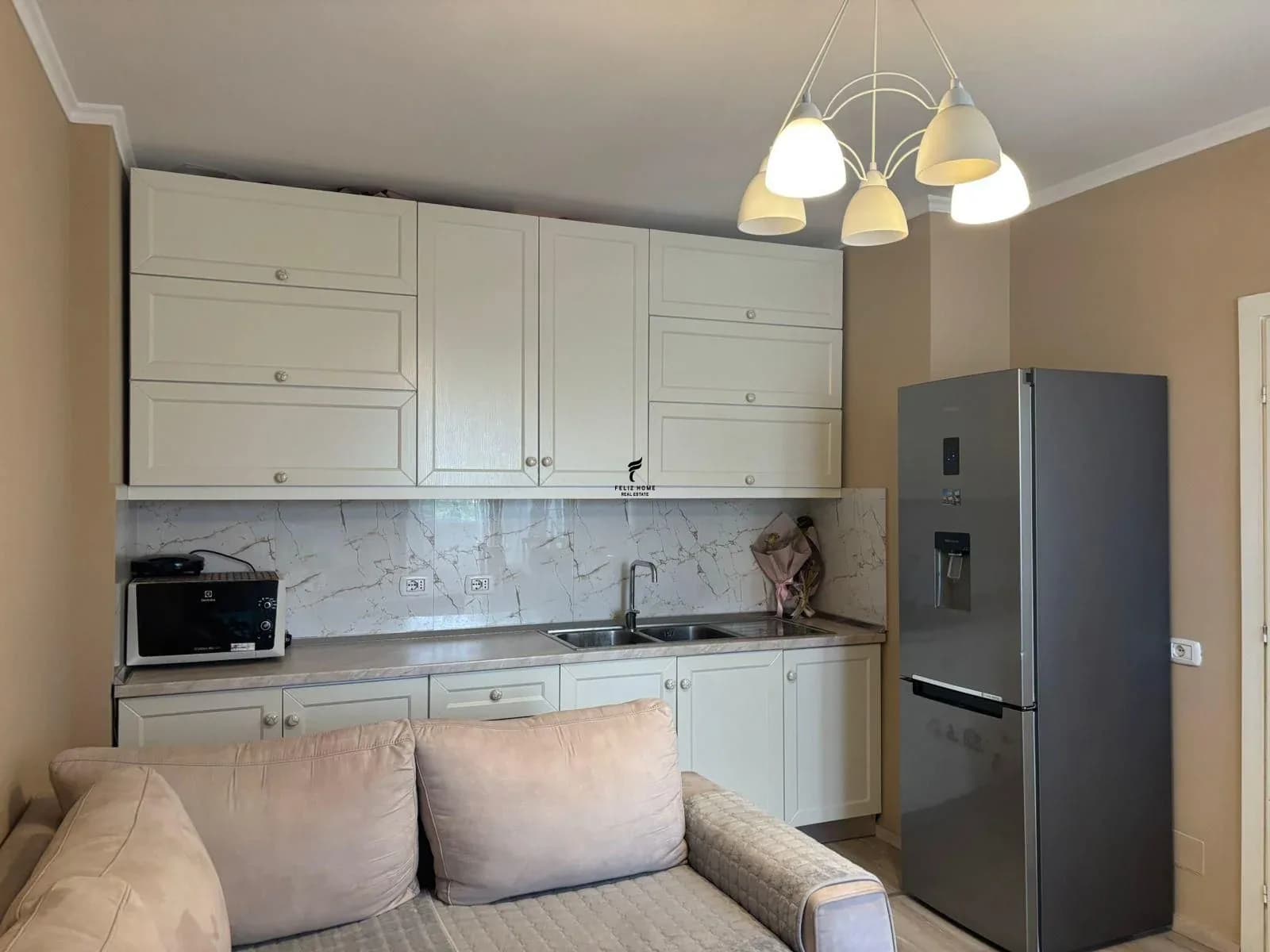 APARTAMENT ME QERA 1+1 MYSLYM SHYRI 60.000 LEKE